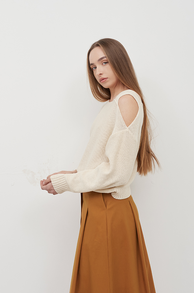 Джемпер кремовий з відкритим плечем (СВ 61/3)